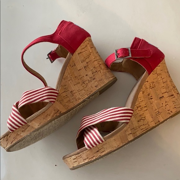 Toms wedges size 10 - Picture 3 of 6